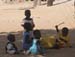 04kids_playing2348